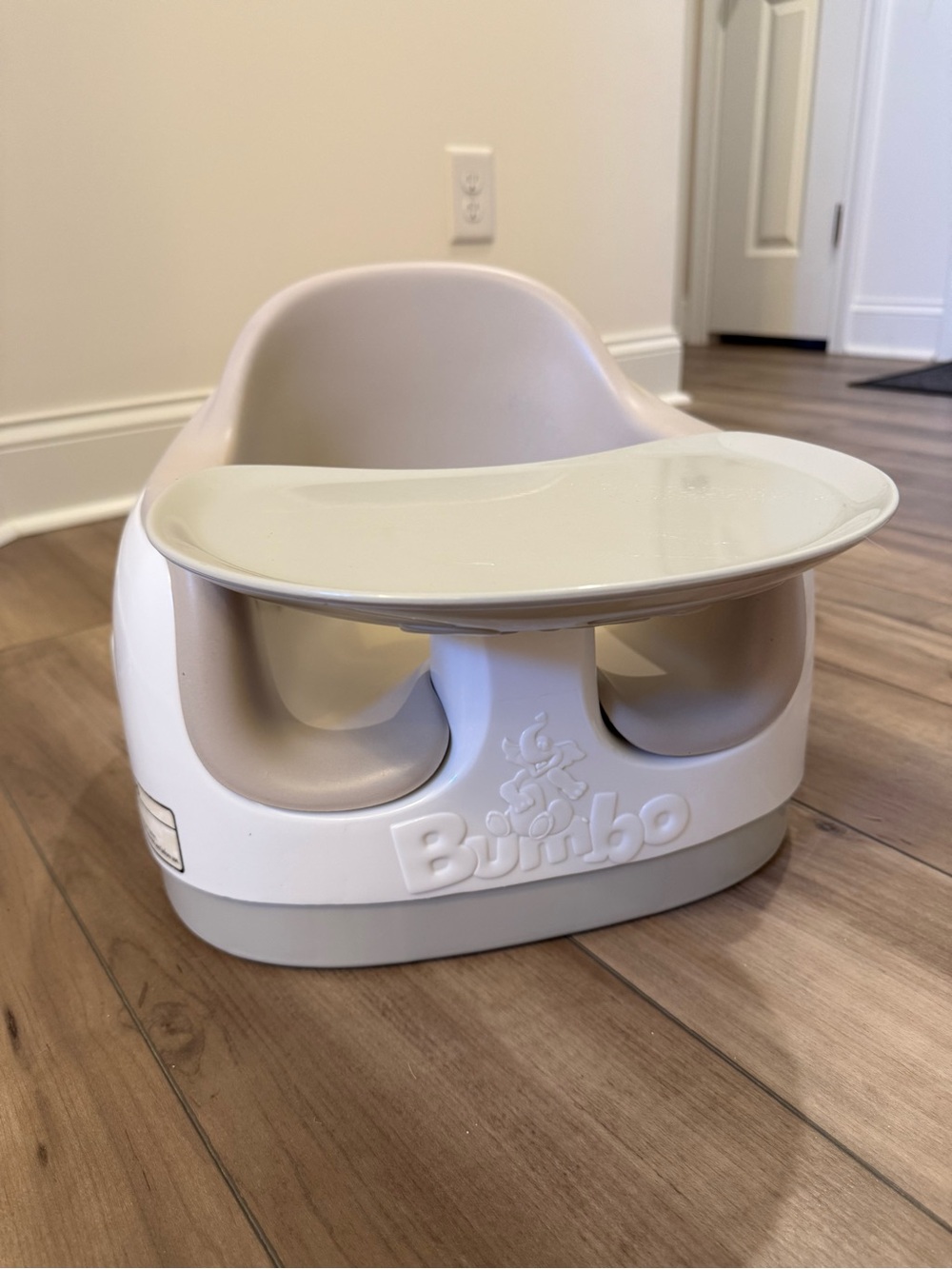 Baby Seat with Tray - White/Cream